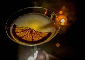 Mixology Magic: 5 Essential Techniques Every Home Bartender Should Know