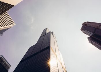 Rise and Shine: 10 Energizing Breakfast Smoothie Recipes to Kickstart Your Day