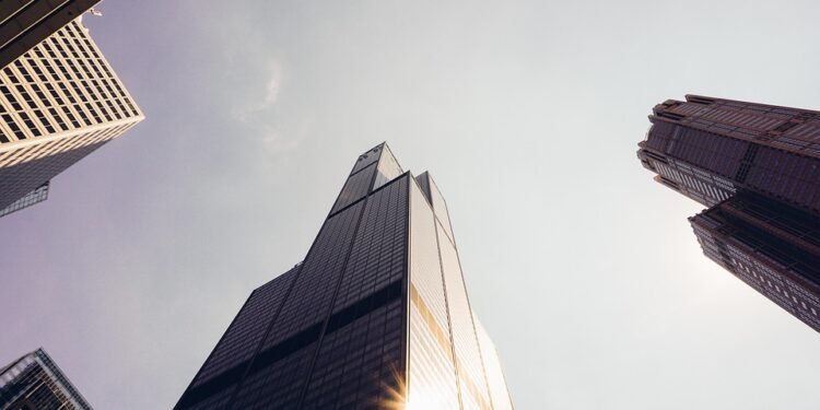 Rise and Shine: 10 Energizing Breakfast Smoothie Recipes to Kickstart Your Day