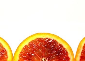 Fruity and Lean: Whip Up These Guilt-Free Smoothies at Home