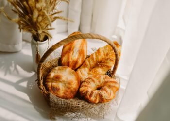 Snack Smart: 10 Guilt-Free Treats to Keep You Energized