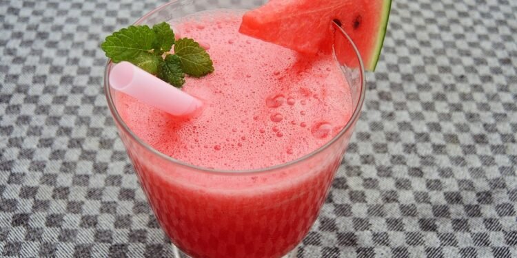 Smoothie Bowls: Not Just a Trend, But a Breakfast Revolution