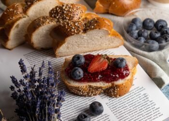 Breakfast Boost: 10 Nutritious Recipes for a Healthy Morning