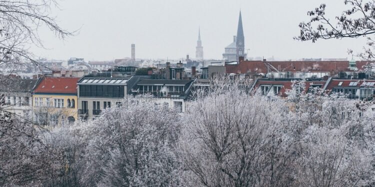 “Chill Out with These Irresistible Summer Mousse Recipes”