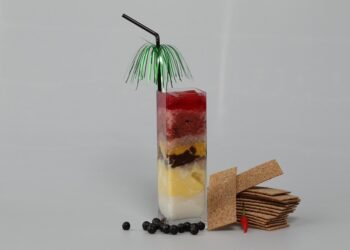 Smoothies Made Simple: 5-Ingredient Fruit Recipes Under 5 Minutes