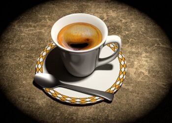 Blender Bliss: 10 Quick Smoothie Recipes Ready in Under 5 Minutes!