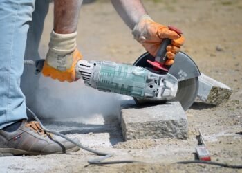 DIY Smoothie Bowl: How to Craft Your Signature Blend at Home