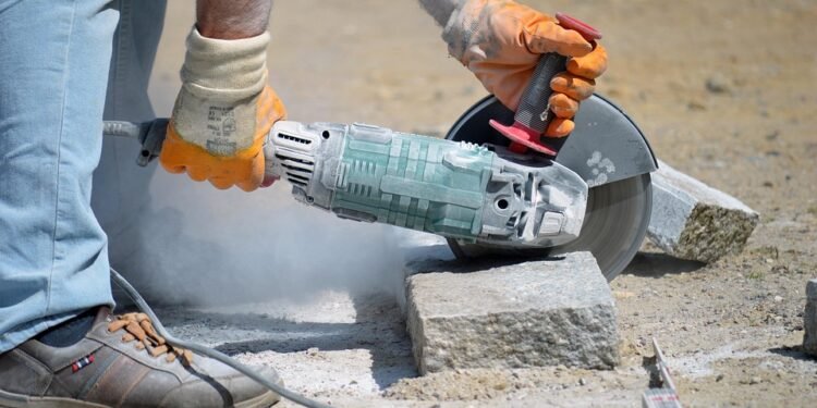 DIY Smoothie Bowl: How to Craft Your Signature Blend at Home