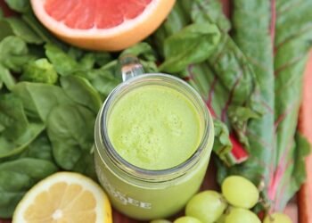 Smoothie Secrets: Low-Calorie Ingredients for a Tasty Twist