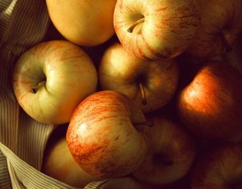 From Fruits to Nuts: The Top 5 Healthy Snacks for Weight Loss