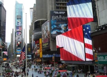 Boost Your Health: Low-Calorie Smoothies Packed with Nutrients