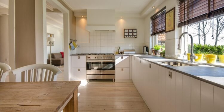 From Kitchen to Table: 10 Express Lunch Recipes Everyone Can Master