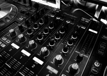 Mix It Up: Creative Smoothie Recipes in Under 5 Minutes