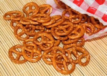 Snack Smart: Nutrient-Packed Quick Bites for Every Mood