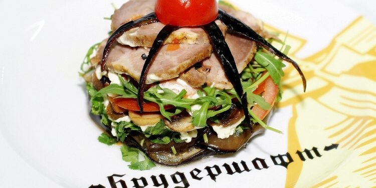 Satisfying Soups and Stews: Hearty Healthy Lunch Ideas