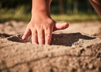 Mindful Eating: Cultivating a Healthy Relationship with Food