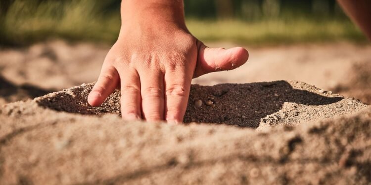 Mindful Eating: Cultivating a Healthy Relationship with Food