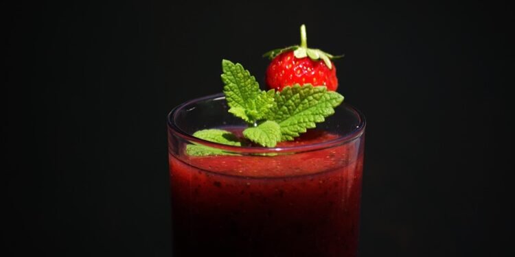 Smoothie Bowls for Every Season: Ingredients That Celebrate Nature