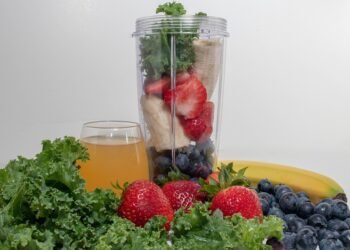 Smoothie Secrets: The Science Behind Detoxing with Delicious Drinks