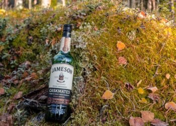 Blend It Like Beckham: The Art of Creating the Perfect Smoothie Bowl